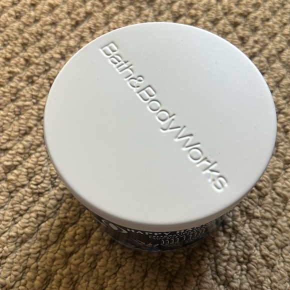 Bath & Body Works Celebration of Lights candle - Picture 2 of 4